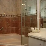 Hotel La Ferronniere 3*