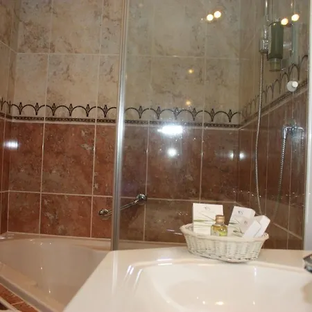 La Ferronniere Hotell 3*