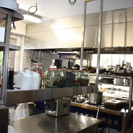 La Ferronniere Bouillon