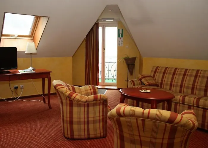 호텔 La Ferronniere 3*