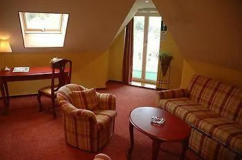 호텔 La Ferronniere 3*