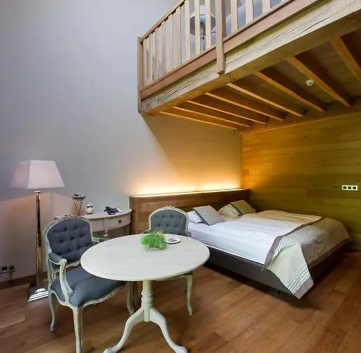 호텔 La Ferronniere 3*