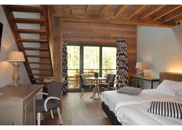 호텔 La Ferronniere 3*